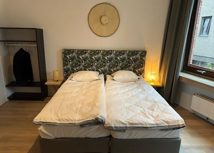 Two Bedroom Loft In The City Center By The Meir