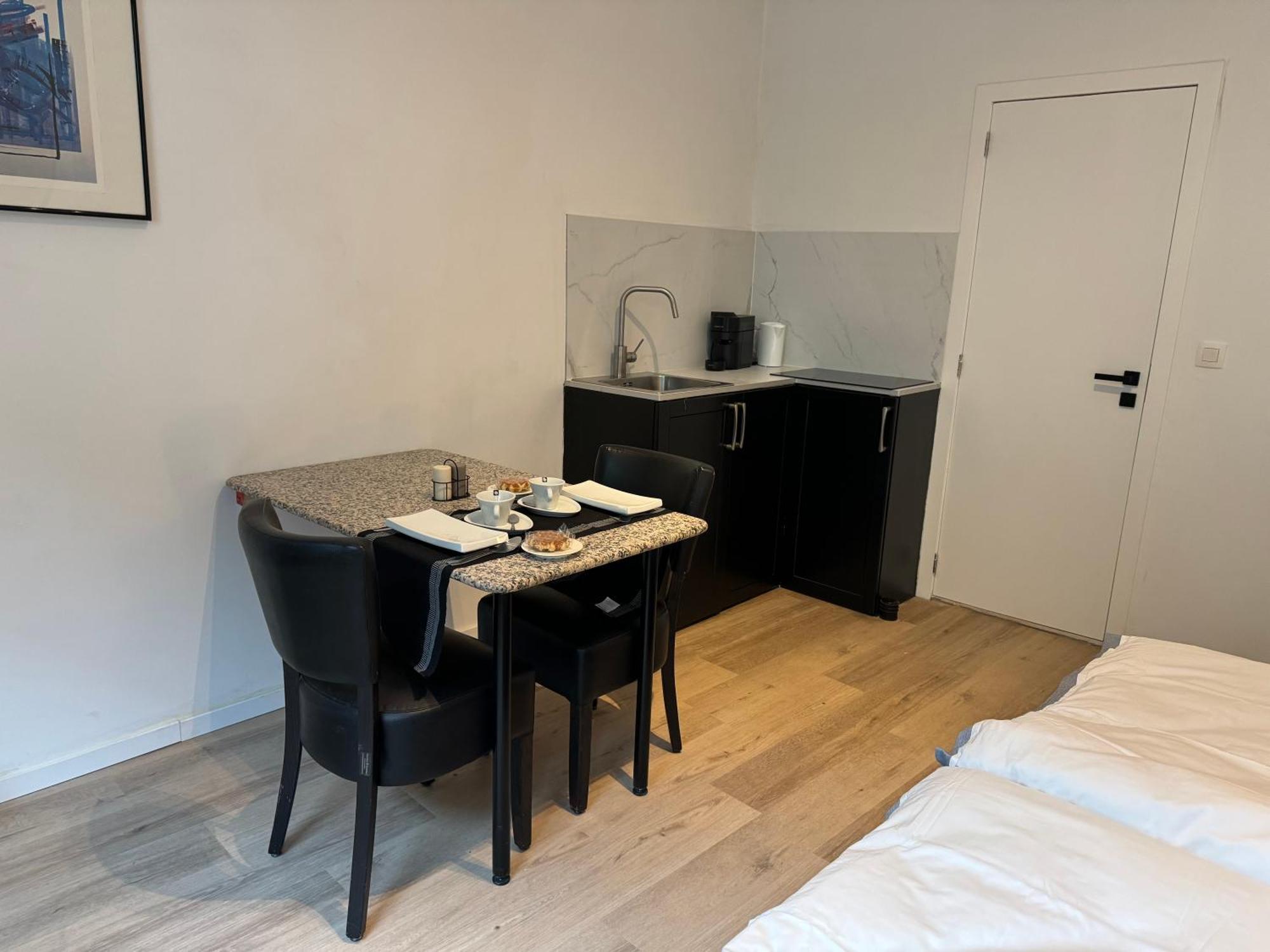 Two Bedroom Loft In The Center By The Meir Apartment *
