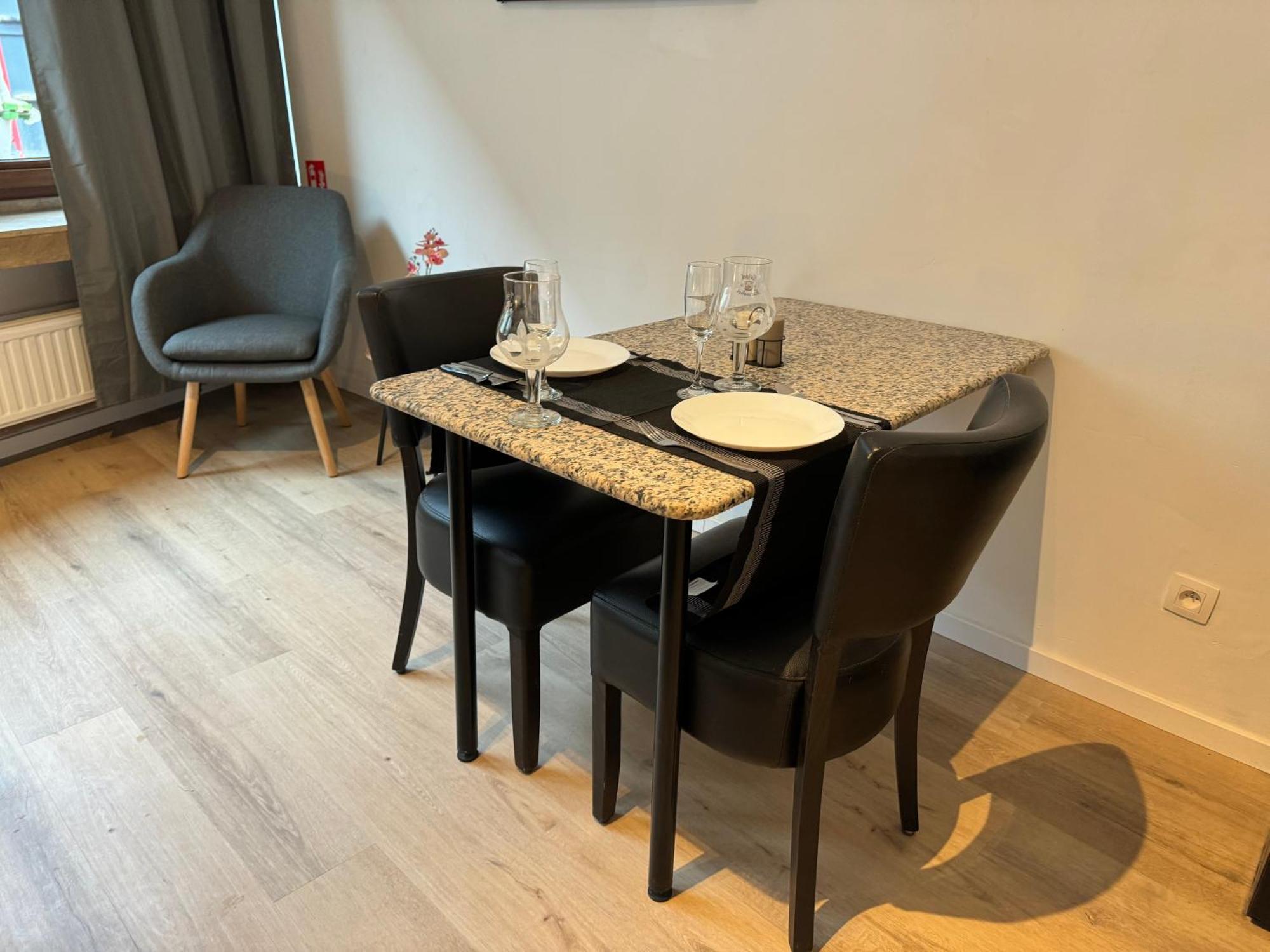Two Bedroom Loft In The Center By The Meir *
